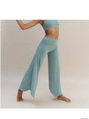 ISO Indigo Luna Layla Flares IN SAGE